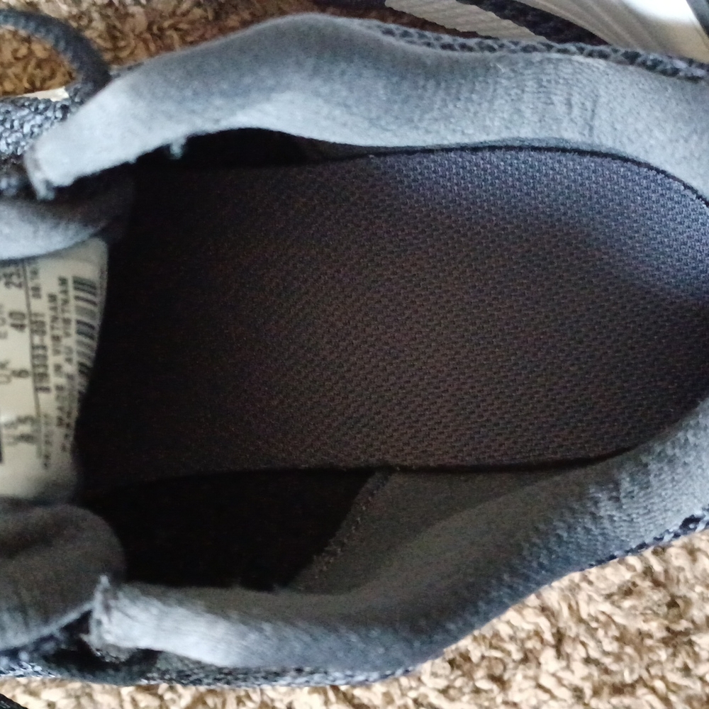 Shoes - Picture 6 of 7